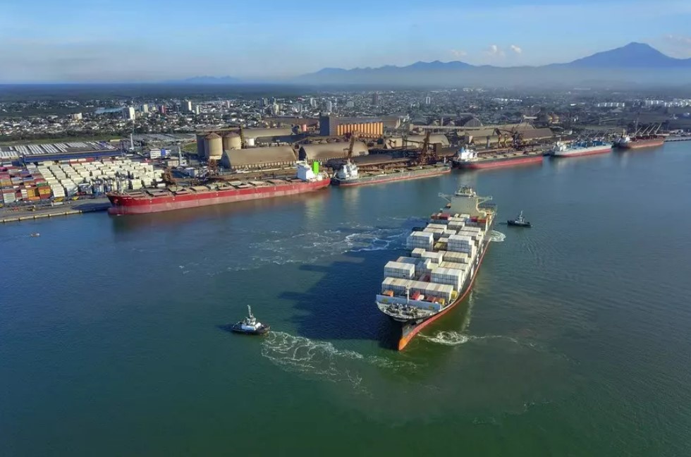 Paraná se destaca na economia brasileira com aumento significativo de exportações e importações no primeiro semestre de 2021  